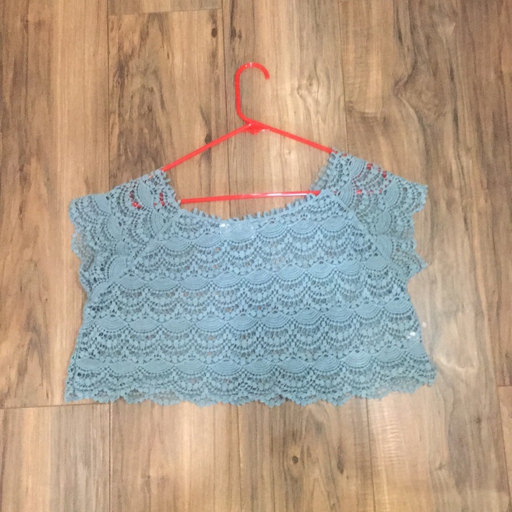 Crop top